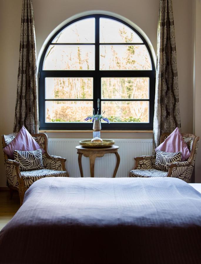Hofgut Holzmuhle Bed & Breakfast Germersheim Exterior photo